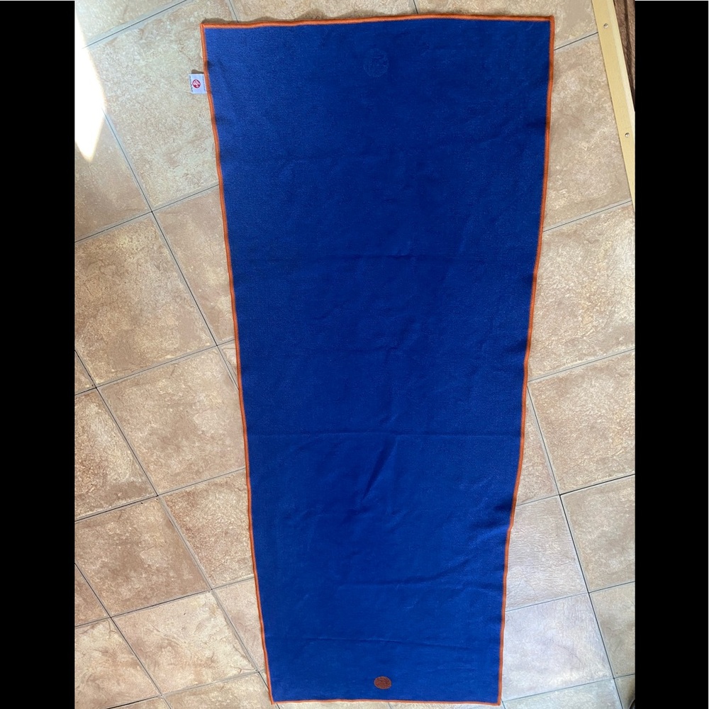 Manduka Yogitoes Yoga Mat Towel (Blue with Orange)